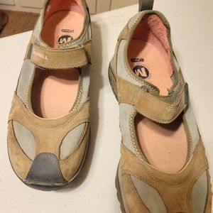 Merrell Shoes, Tam, Size 9